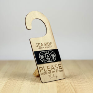 Ξύλινη-καρτέλα-μην-ενοχλείτε-ανοιχτό-ξύλο